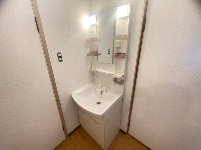 物件内観写真9　(洗濯機置場)