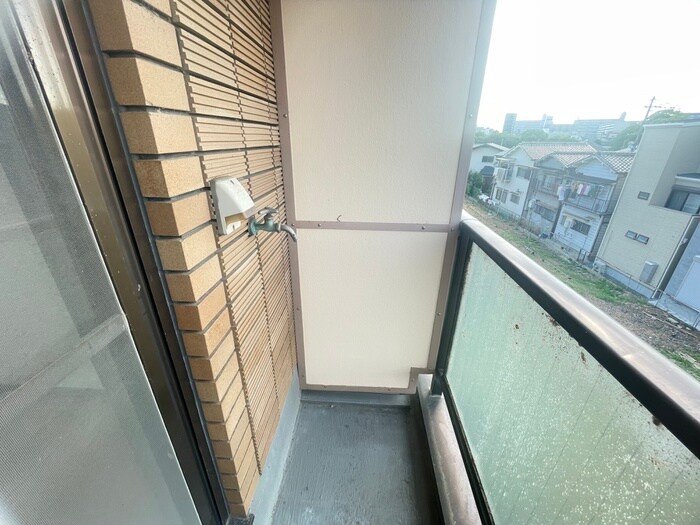 物件内観写真12　(洗濯機置場)