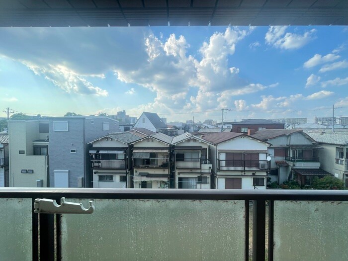 物件内観写真16　(室内からの展望)