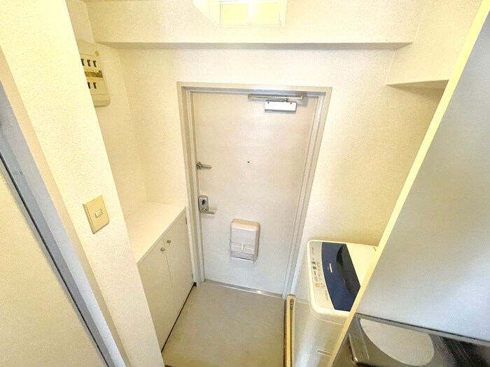 物件内観写真13　(玄関)