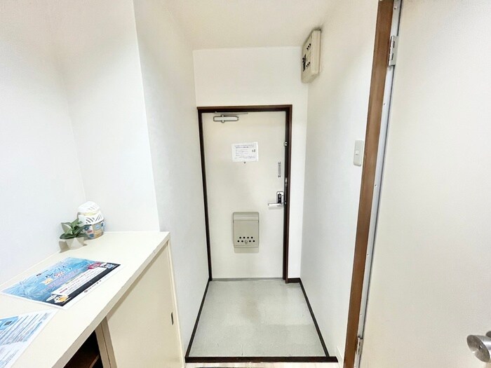 物件内観写真18　(玄関)