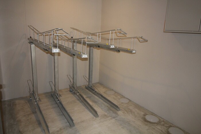 物件外観写真3　(駐輪場)