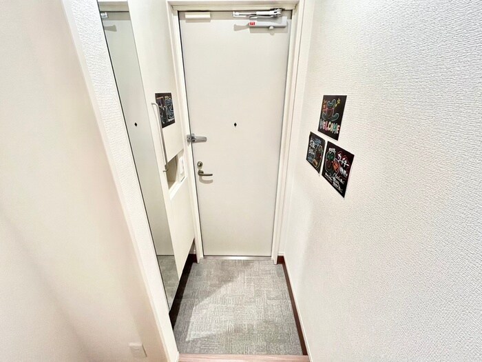 物件内観写真18　(玄関)