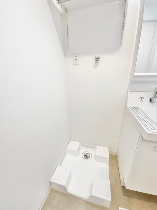 物件内観写真14　(洗濯機置場)