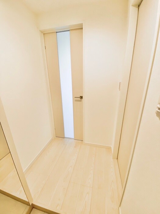 物件内観写真18　(玄関)
