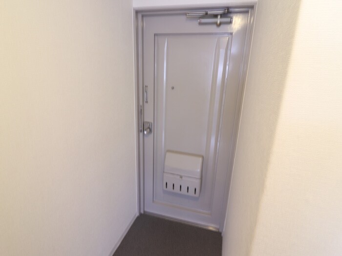 物件内観写真13　(玄関)