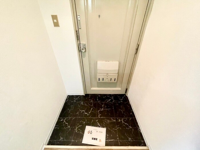 物件内観写真15　(玄関)