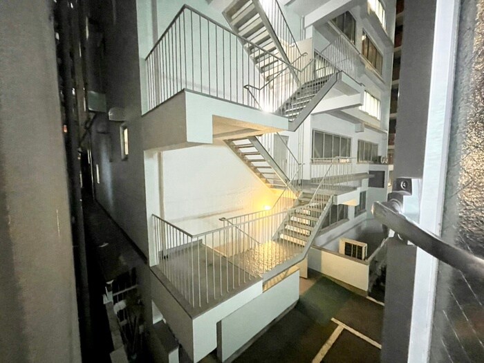 物件内観写真18　(室内からの展望)