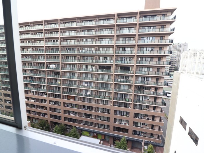 物件内観写真20　(室内からの展望)