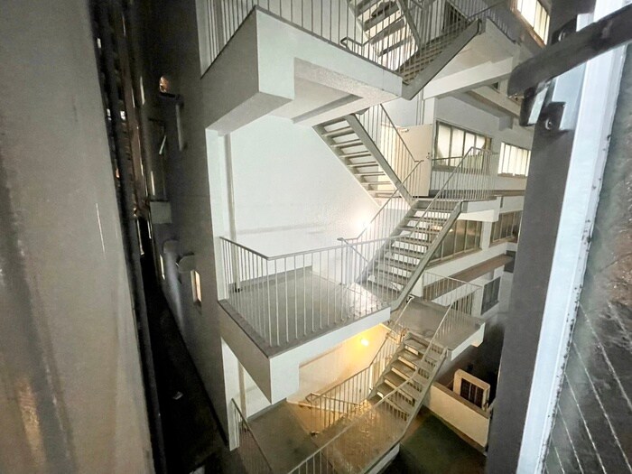 物件内観写真20　(室内からの展望)