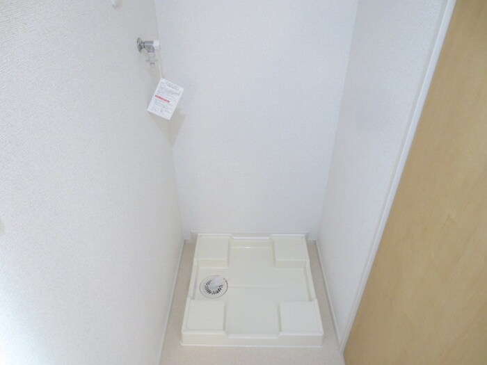 物件内観写真19　(洗濯機置場)