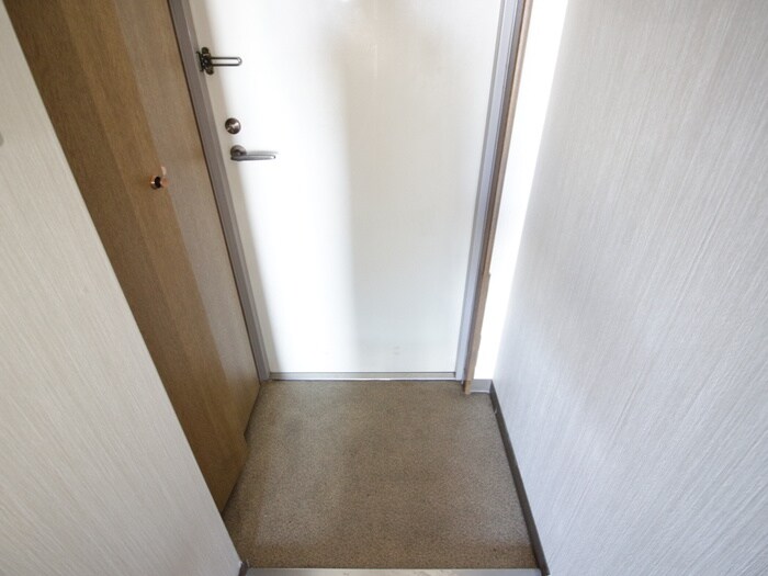 物件内観写真15　(玄関)