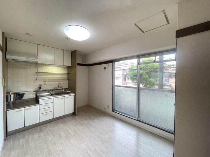 物件内観写真4　(居室)