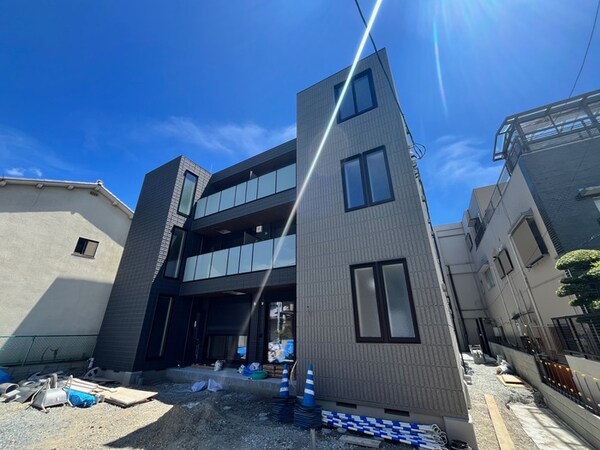 建築中