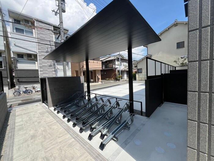 物件外観写真5　(駐輪場)