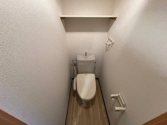 ダイアパレス新大阪宮原(301)のトイレ