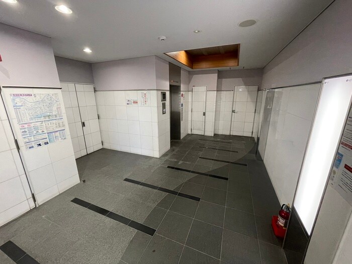 ダイアパレス新大阪宮原(301)のエントランス部分