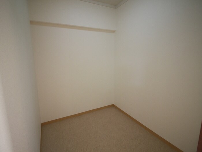 物件内観写真11　(収納)