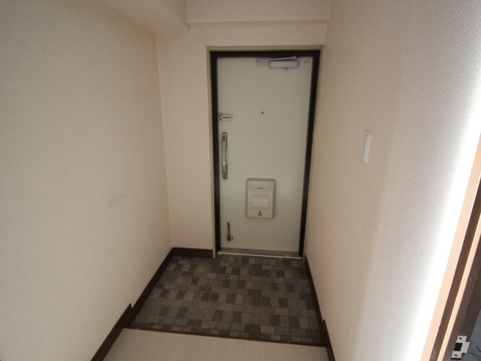 物件内観写真15　(玄関)