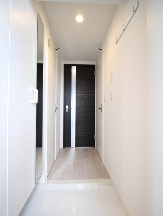 物件内観写真18　(玄関)