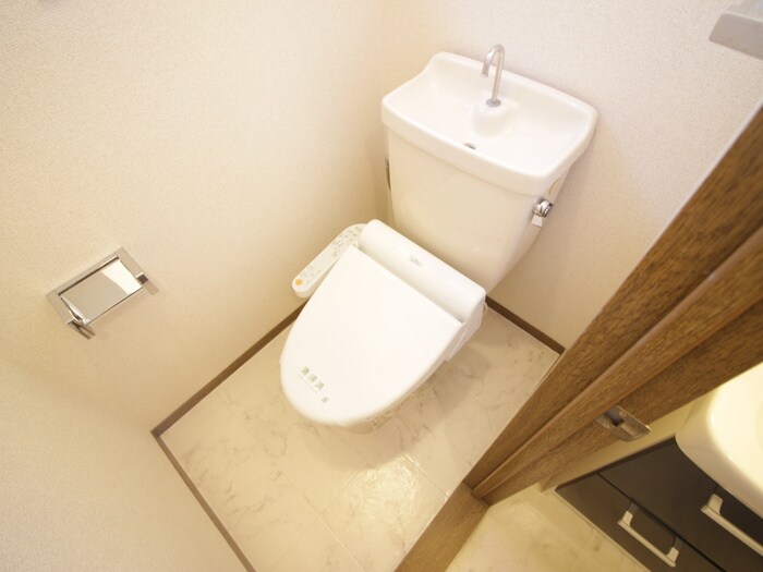 物件内観写真14　(トイレ)