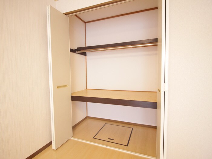 物件内観写真15　(収納)