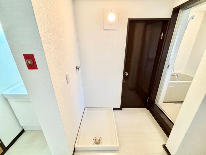 物件内観写真18　(洗濯機置場)