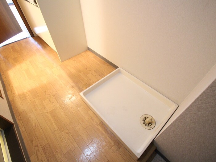 物件内観写真15　(洗濯機置場)