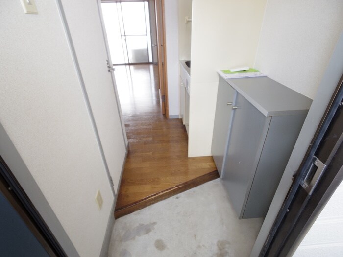 物件内観写真18　(玄関)