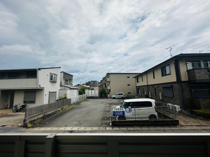 物件内観写真16　(室内からの展望)