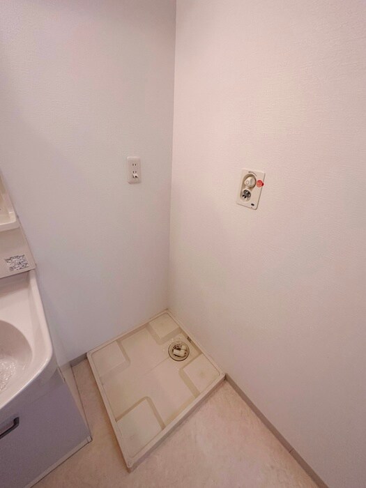 物件内観写真14　(洗濯機置場)