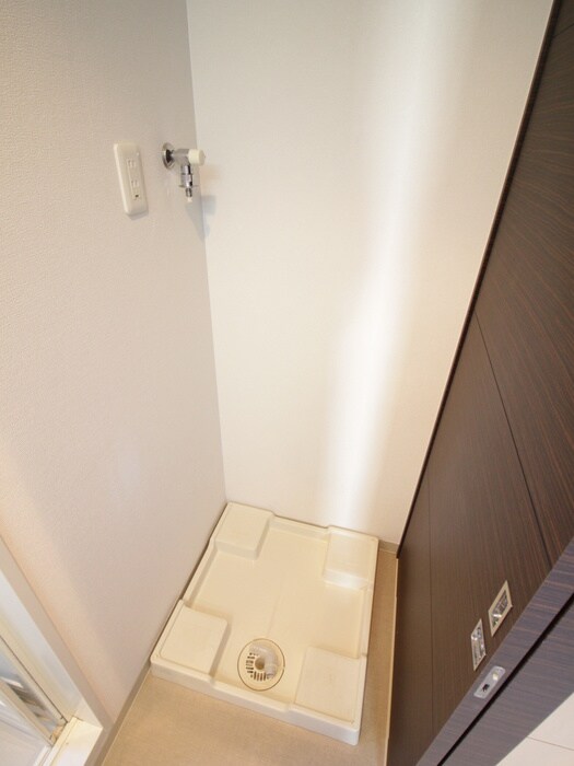 物件内観写真14　(洗濯機置場)