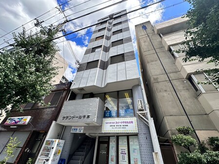 サテンドール千本外観写真