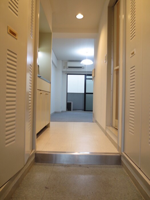 物件内観写真14　(玄関)