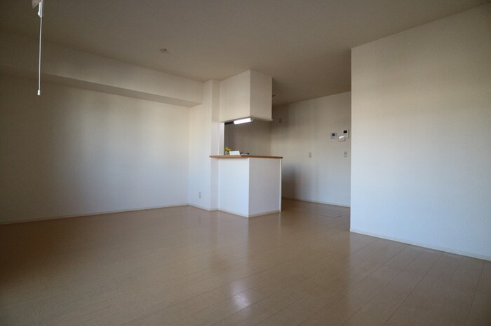 物件内観写真1　(居室)