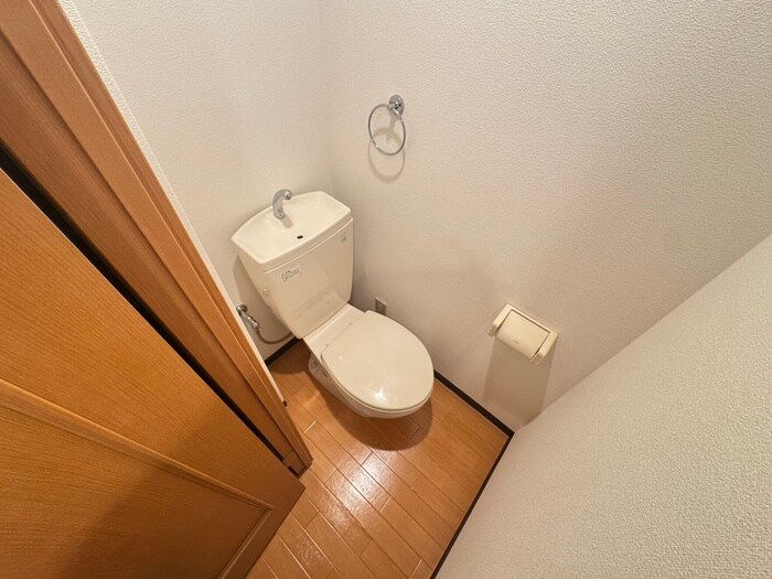 物件内観写真12　(トイレ)