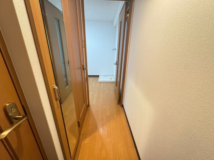 物件内観写真17　(廊下)