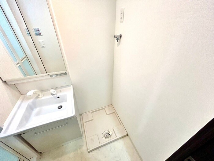 物件内観写真12　(洗濯機置場)