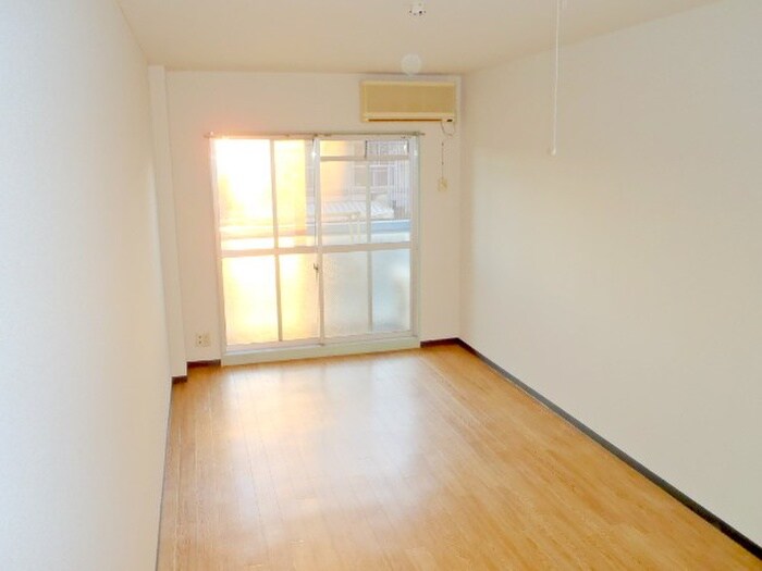 物件内観写真11　(居室)