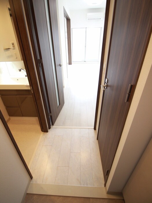 物件内観写真5　(廊下)