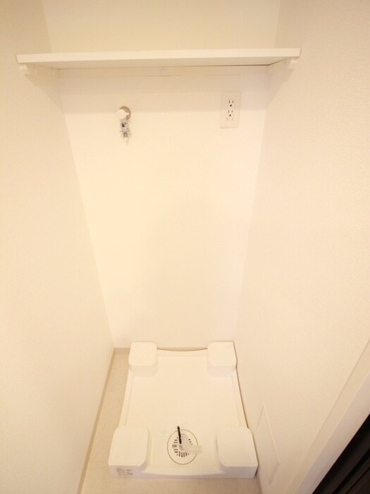 物件内観写真11　(洗濯機置場)