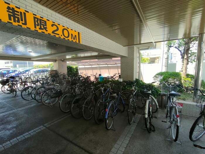 物件外観写真5　(駐輪場)