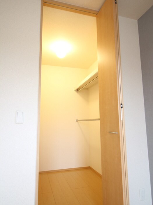 物件内観写真15　(収納)