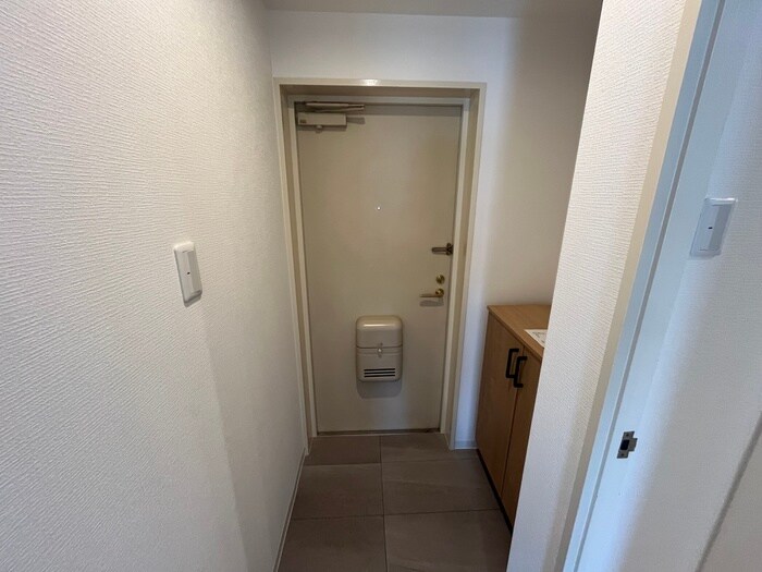 物件内観写真15　(玄関)