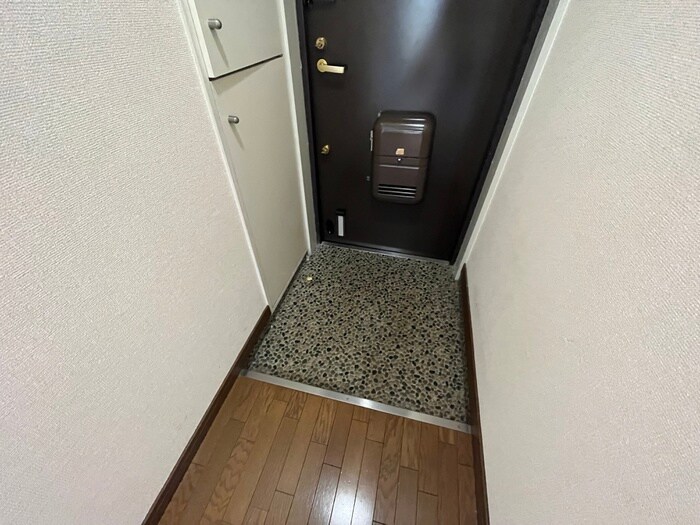 物件内観写真15　(玄関)
