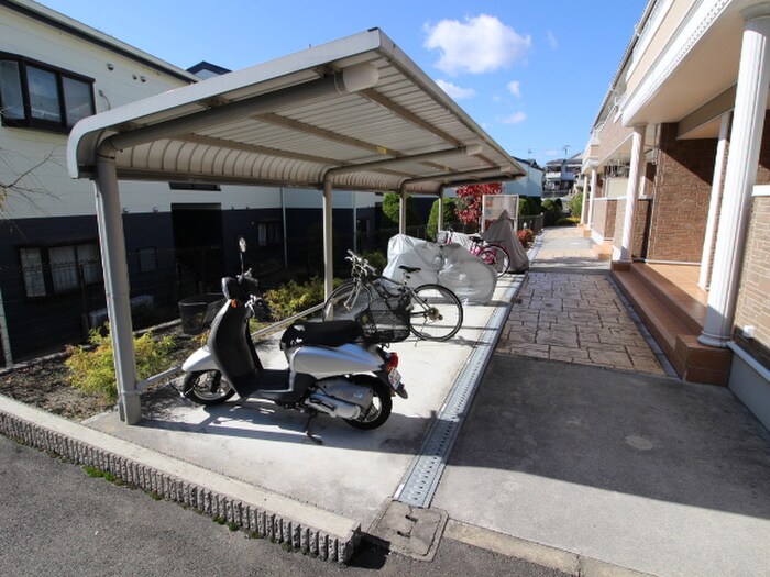 物件外観写真3　(駐輪場)