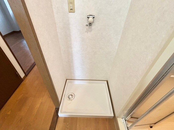 物件内観写真14　(洗濯機置場)