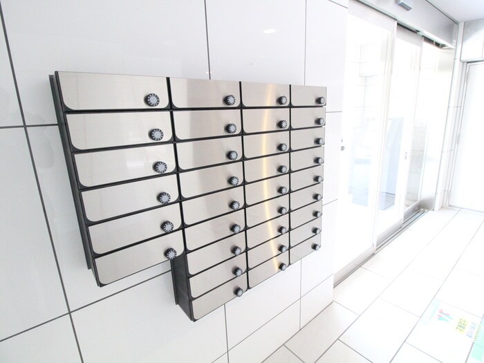 物件外観写真4　(エントランス部分)