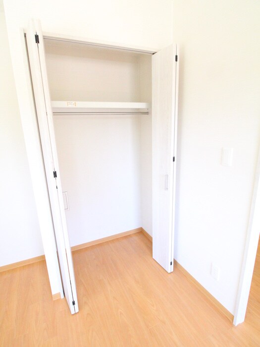 物件内観写真12　(収納)