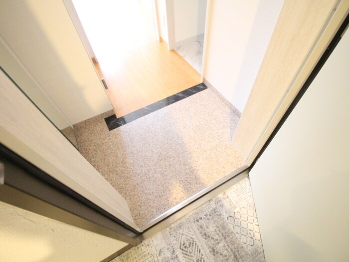 物件内観写真14　(玄関)